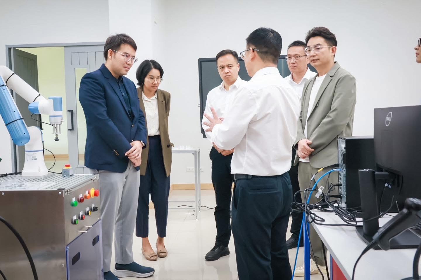 คณะโลจิสติกส์และดิจิทัลซัพพลายเชน ให้การต้อนรับคณะผู้แทนจาก Yunnan Vocational College of Transportation